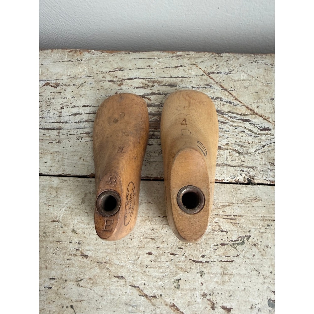 Vintage Century Last Co Empire Wood Shoe Lasts Pair 1944–60 Child Cobbler Forms - Picture 5 of 7